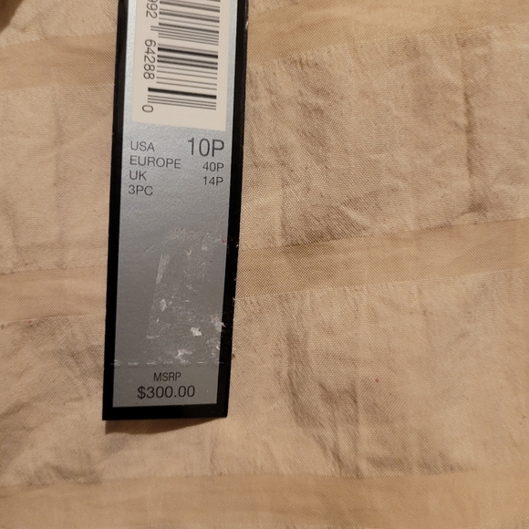 Tahari Arthur S. Levine White w/ Black Trim Linen Two Piece Set Sz 10P - Picture 16 of 16